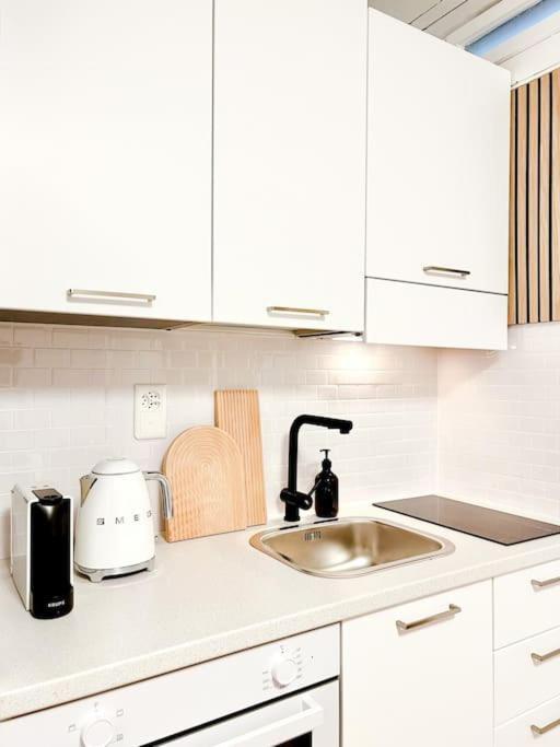Muralto Bright Tiny Studio - Shared Pool & Sauna - Free Parking - Air Condition מראה חיצוני תמונה