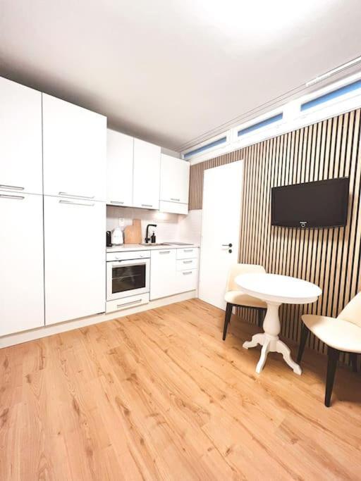 Muralto Bright Tiny Studio - Shared Pool & Sauna - Free Parking - Air Condition מראה חיצוני תמונה
